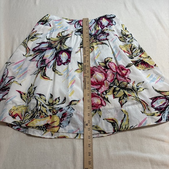 CAbi Skirt‎ Womens Ivory Floral A-Line Skater Cottagecore Casual Pleated Sz2 - Picture 7 of 7